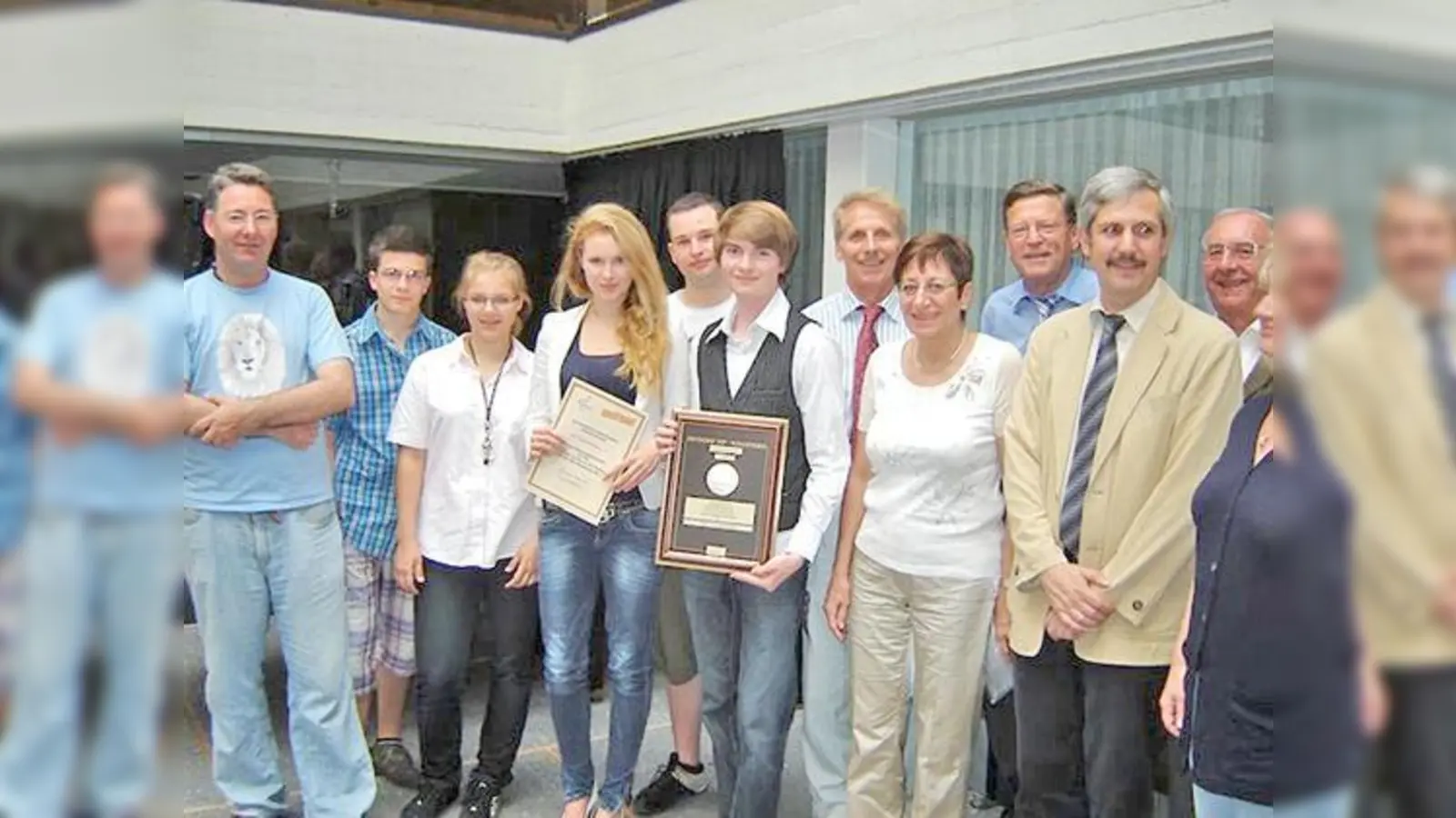 Von links: Walter Rädler, Nikolas Galensowske, Caroline Lösch, Viktoria Zacherl, Andi Hammerschick, Daniel Brinkmann, Günter Lenz, Wolfgang Will, Helmut Stadler, Gert Gietl und Petra Tränkel.  (Foto: Privat)