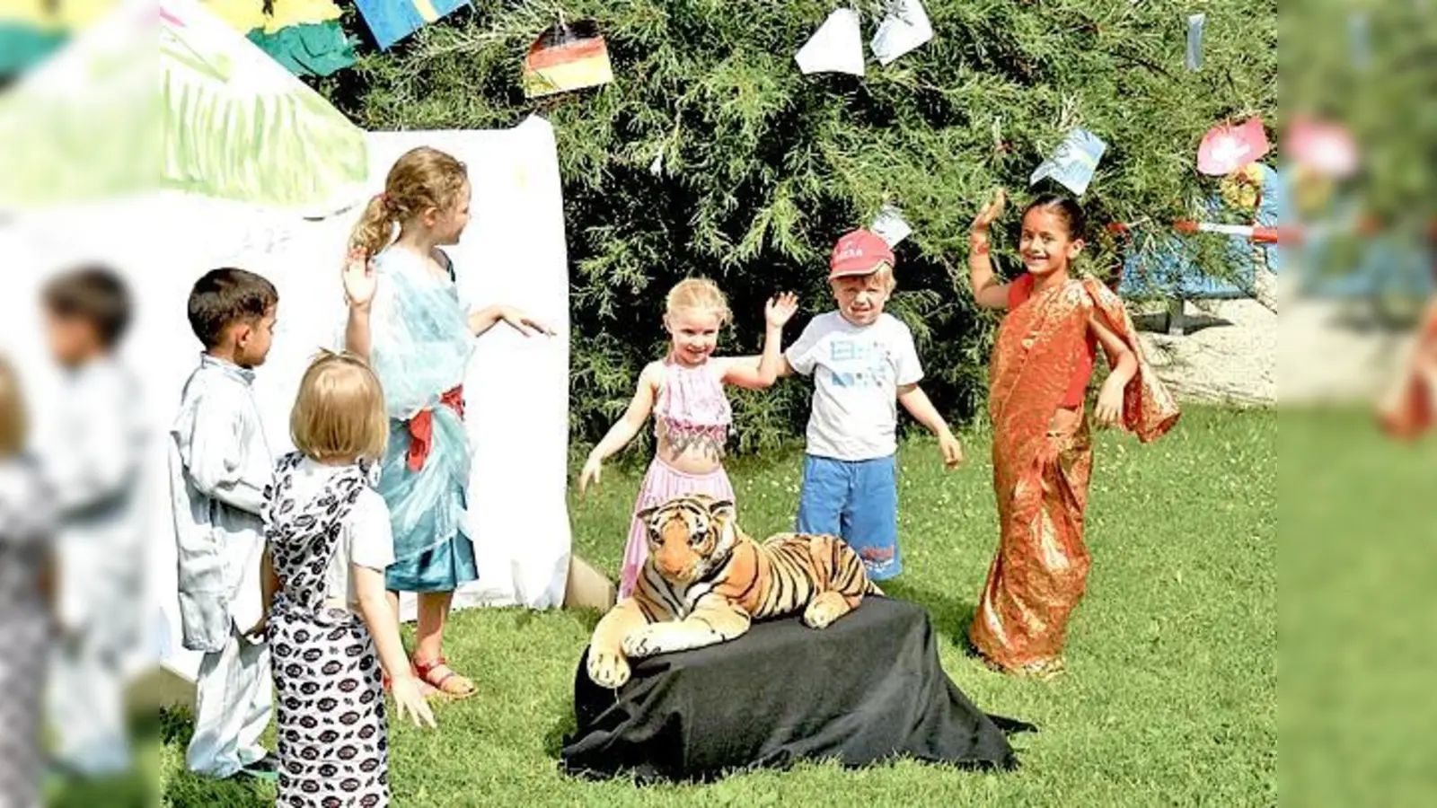 Indischer Tanz um den Plüschtiger. Kulturelle Vielfalt ist Alltag im Kindergarten.	 (Foto: privat)