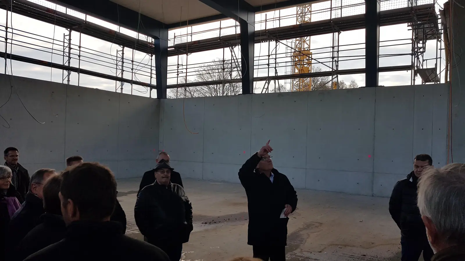 Walter Brilmayer (Bildmitte) hat die Entwicklung Ebersbergs für mehr als zwei Jahrzehnte geprägt. (Foto: Stefan Dohl)