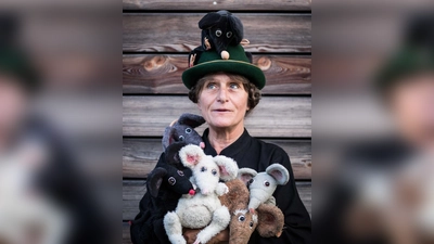 Linde Scheringer kommt mit ihrem Figurentheater „Katz und Maus” ins Feierwerk.  (Foto: Scheringer)