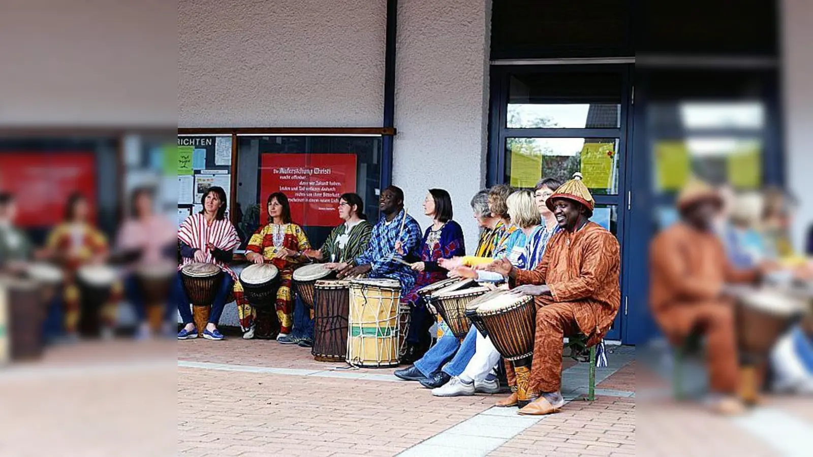 Ein wenig Afrika in Baldham: Unter anderem sorgte Musik aus Guinea beim Feiern für Flair.  (Foto: Verein)