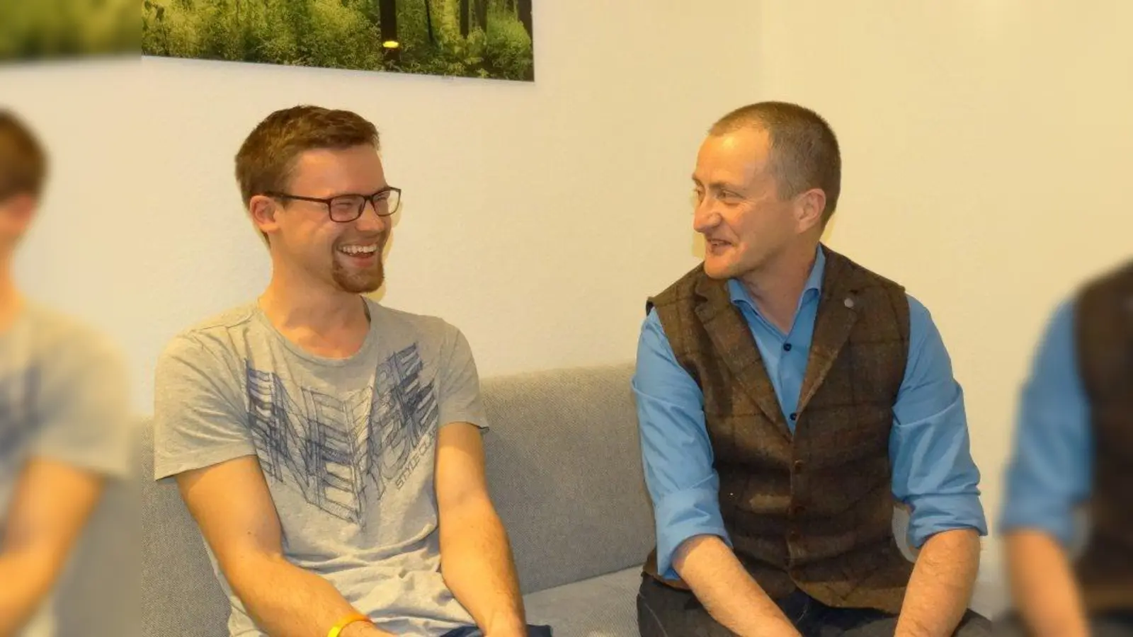 Felix Kain im Gespräch mit Steven Förster. „Der Sport ist ein voll guter Ausgleich zur Arbeit”, sagt Felix. (Foto: tab)