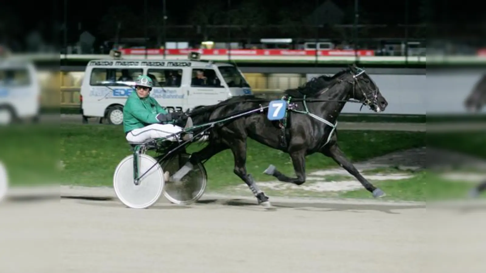 Erfolgreich in der Todesspur:  Josef Sparber, der mit Black Attack das Rennen gewann.  (Foto: spr)