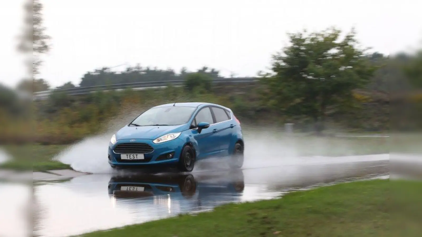 Der ADAC hat Ganzjahresreifen für Kleinwagen unter den verschiedensten Bedingungen getestet. (Foto: Auto-Medienportal.Net/ADAC)