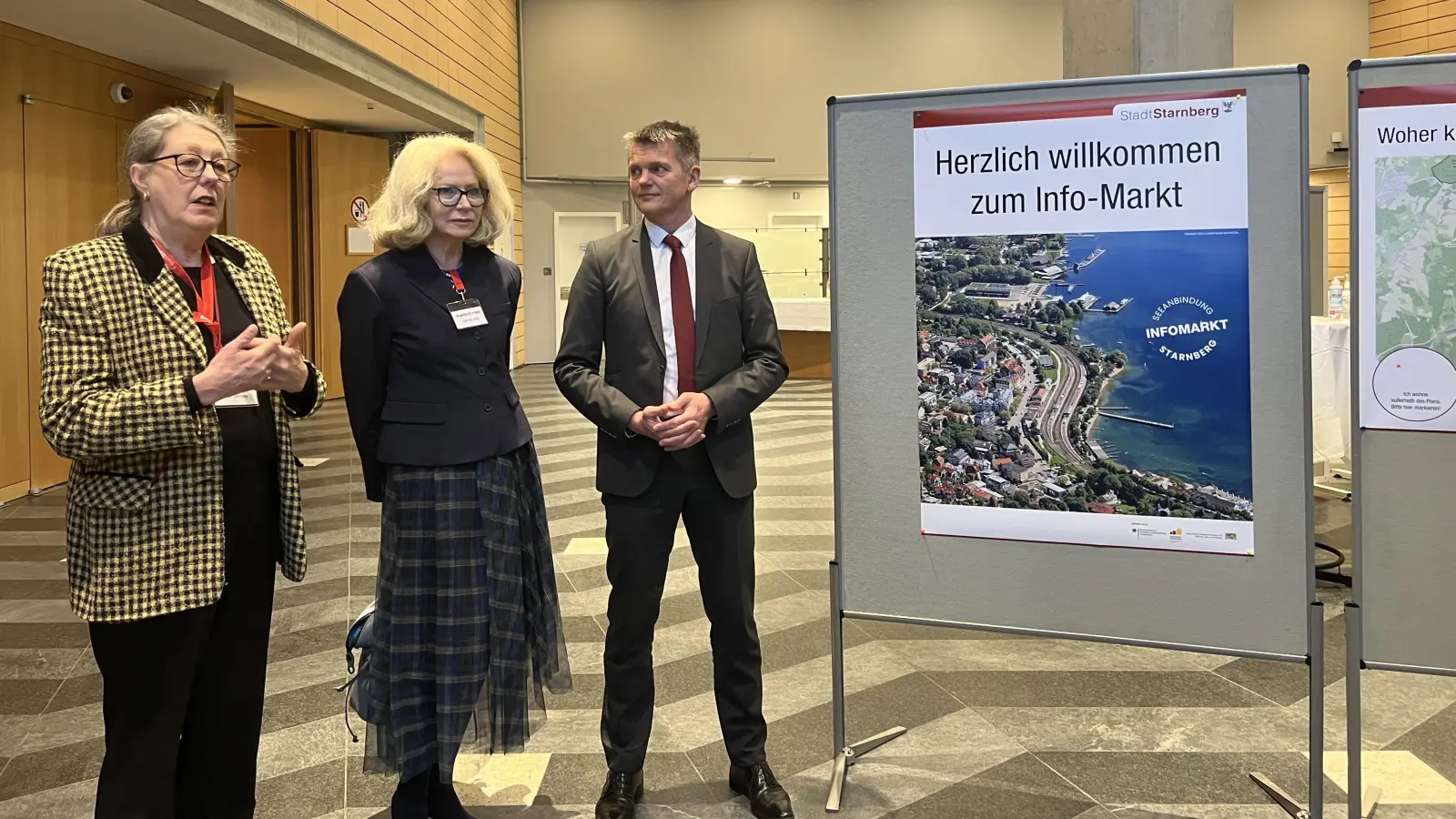 Begrüßten die Bürger zur Infoveranstaltung: Starnbergs Vize-Bürgermeisterinnen Christine Falk (von links), Angelika Kammerl und Stadtbaumeister Stephan Weinl. (Foto: Susanne Hauck)