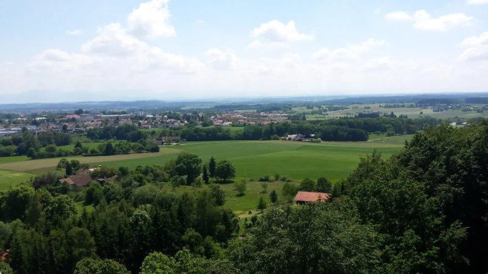 Bei gutem Wetter hat man auf dem Aussichtsturm eine wundervolle Fernsicht. (Foto: eis)