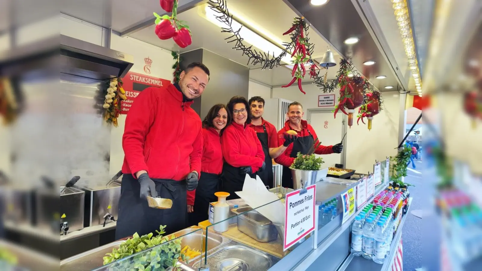 Zahlreiche kulinarische Angebote ergänzen den Marktsonntag. (Foto: imm GmbH)