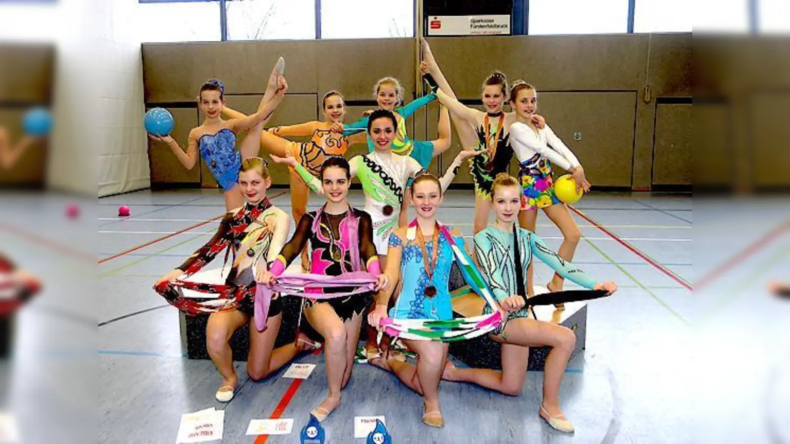 Die erfolgreichen Sportlerinnen der Rhythmischen Gymnastik beim TSV in Haar überzeugten mit Band und Ball. 	 (Foto: Privat)