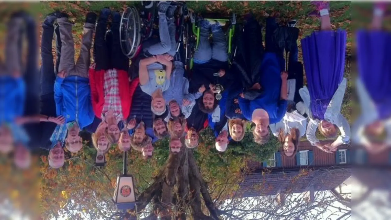 Eine liebgewonnene Tradition ist das inklusive Kegelturnier. Zwei Mal im Jahr kämpfen dann die begeisterten Kegler um den BRK-Titel. (Foto: BRK Starnberg)