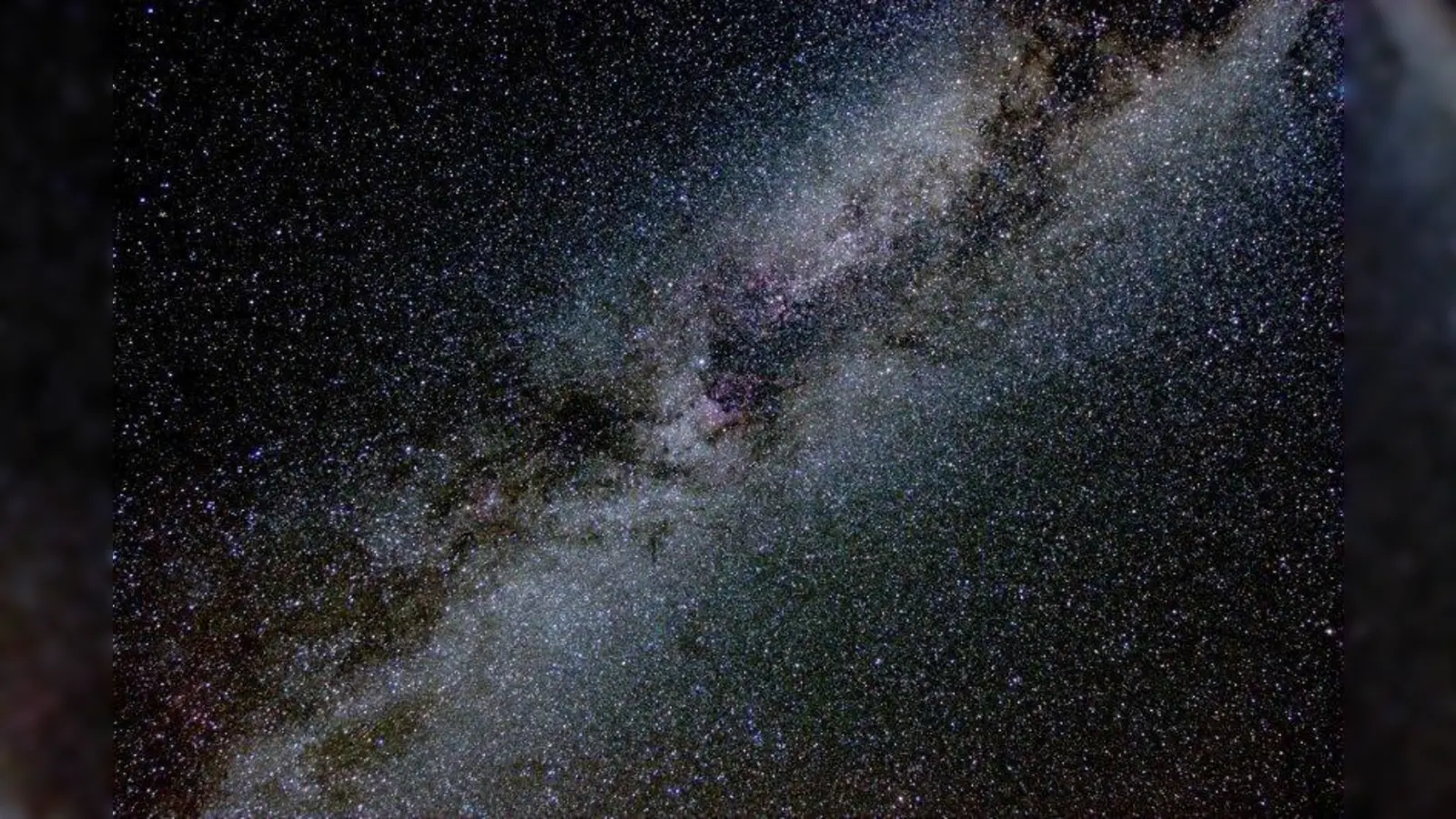 Einen Blick in das Universum mit all seinen Faszinationen bietet die Volkssternwarte München. (Foto: Markus Bentz)