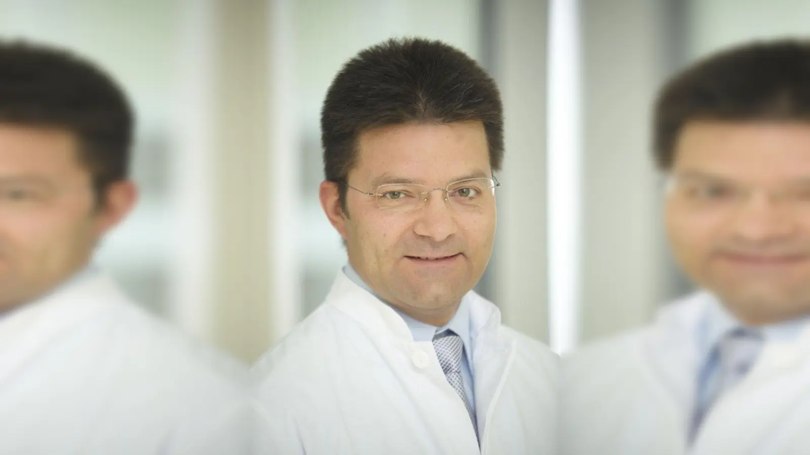 Oberarzt Dr. med. Andreas Hölscher klärt über die Behandlung von Darmkrebs auf. (Foto: pi)