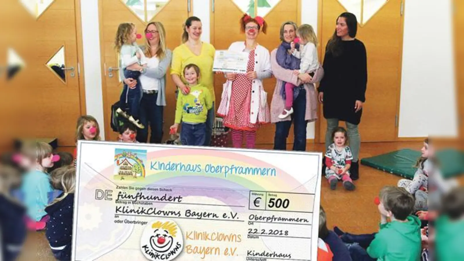 Clown Würschtl freute sich narrisch über den Geldsegen vom BRK Kinderhaus Oberpframmern. 	 (Foto: BRK)