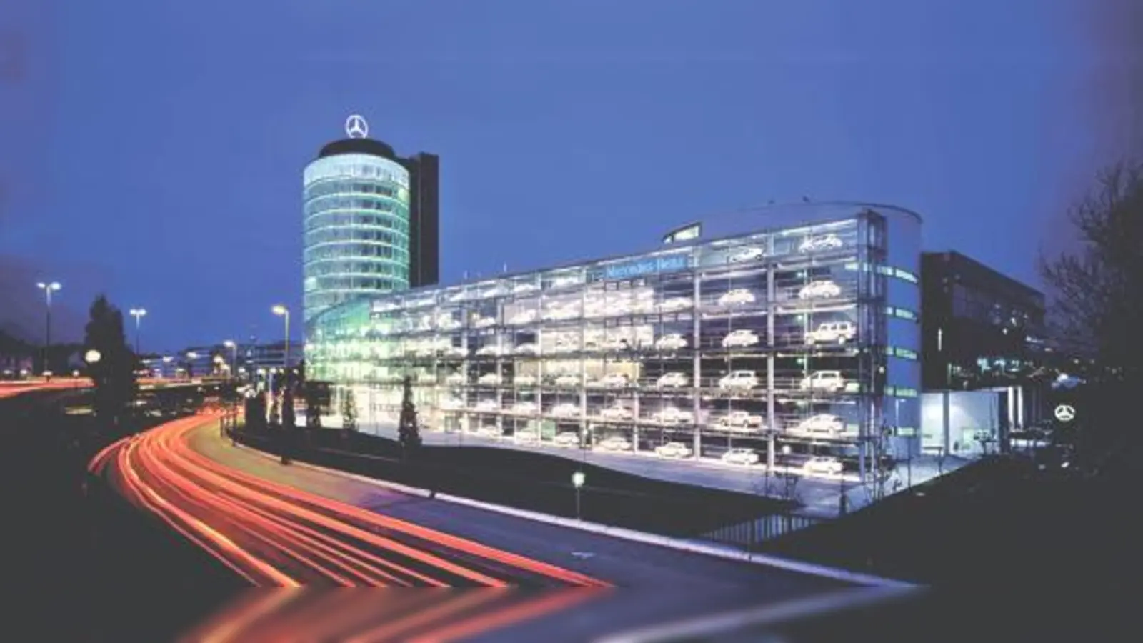 Münchens höchster Weihnachtsmarkt im Mercedes-Benz Center an der Arnulfstraße.	 (Foto: VA)