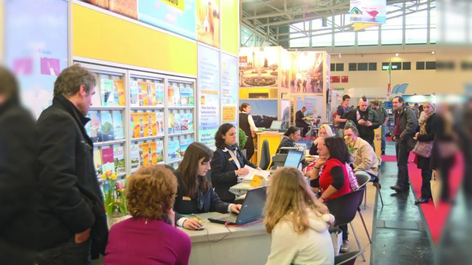 In den ADAC Service Centern hat der Ticket-Vorverkauf für Bayerns größte Freizeit- und Reisemesse f.re.e München begonnen. (Foto: ADAC)