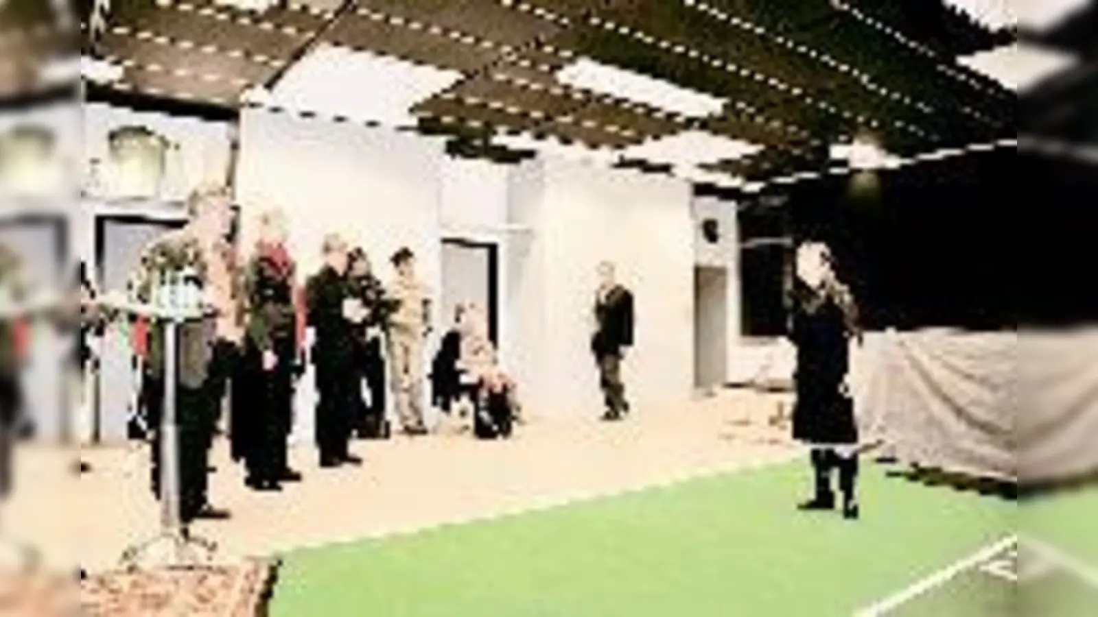 Geschichtenerzählerin Gabi Altenbach fesselte die Gäste mit einem Grimmschen Märchen.  (Foto: Föll)