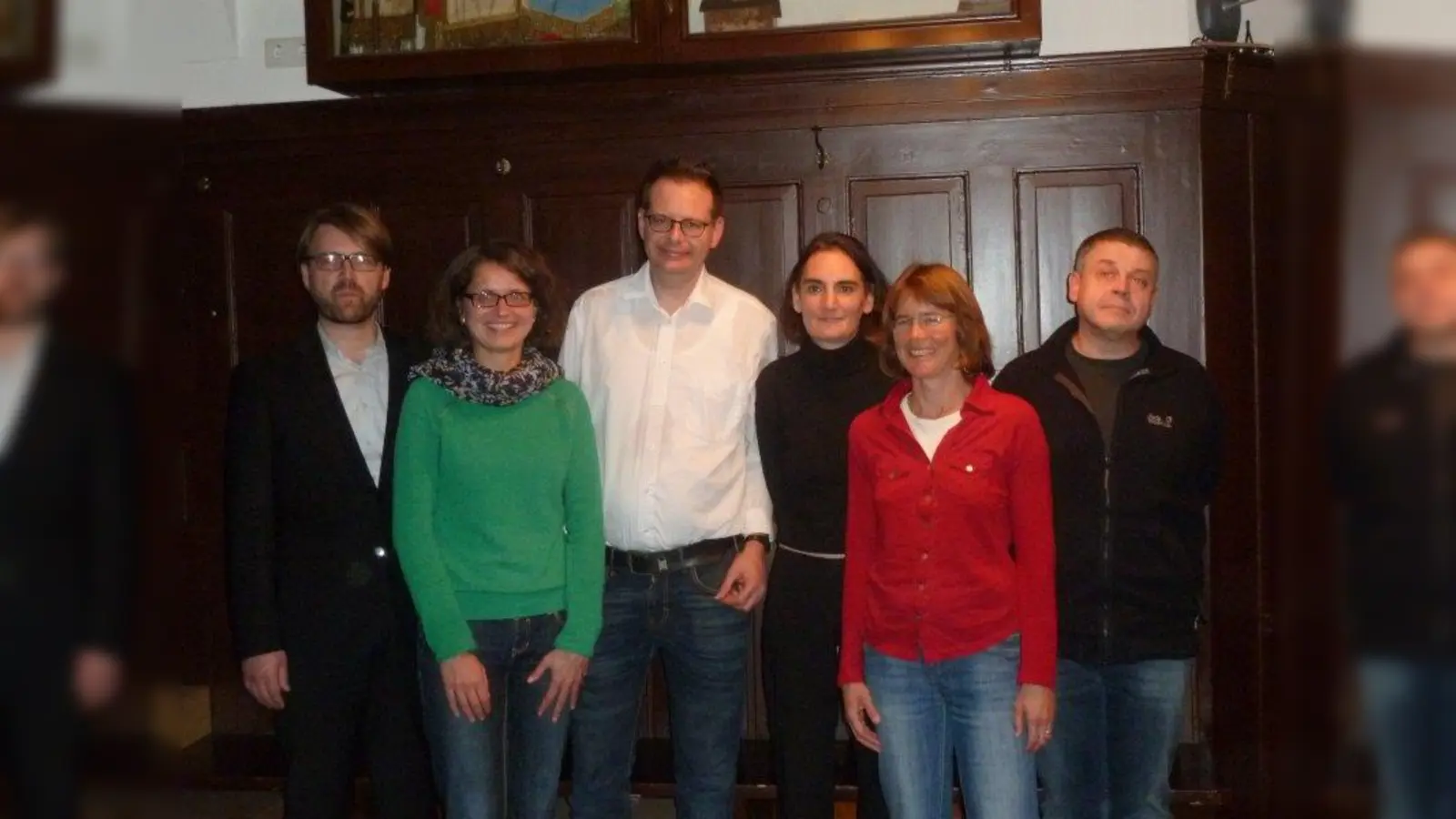 „Die ersten Sechs“: Die Grünen Florian Kraus, Ulrike Grillo, Daniel Günthör, Sarah Seeßlen, Sibylle Stöhr und Roland Petrik (v.l.n.r.) hoffen auf erfolgreiche BA-Wahlen 2014. (Foto: pi)