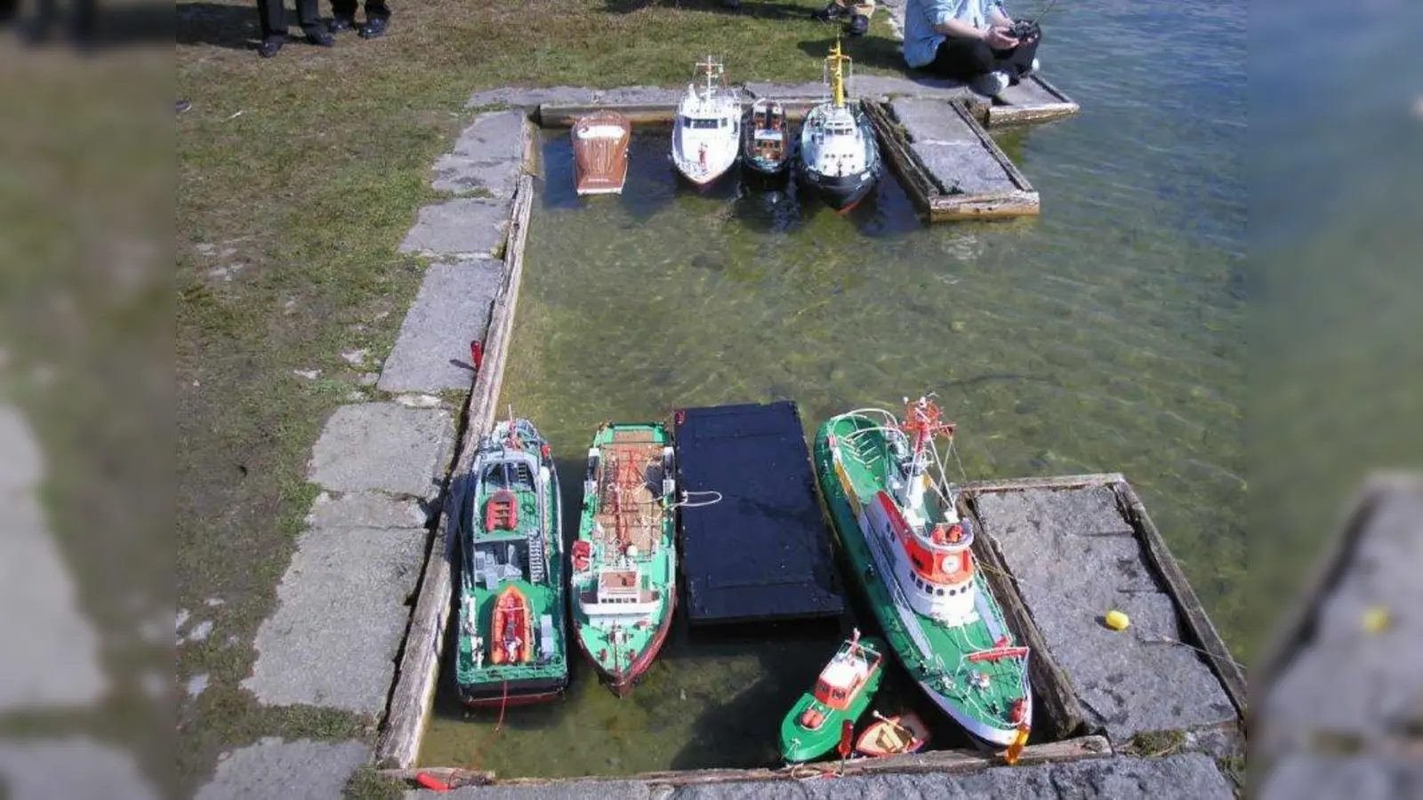 Schiffsmodelle in verschiedenen Maßstäben sind am Mollsee zu bewundern. (Foto: pi)