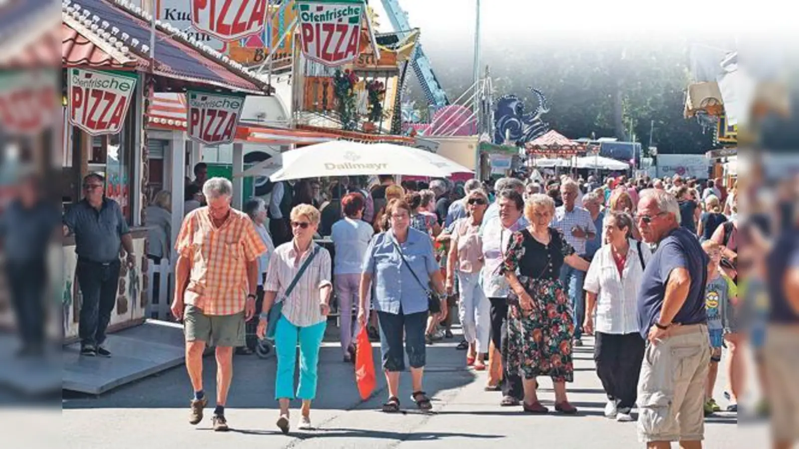 Wenn der Vergnügungspark erstmal steht, geht es ans Geldverdienen. Maximal 120 Tage hat ein Schausteller im Jahr dafür Zeit. 	 (Foto: kw)