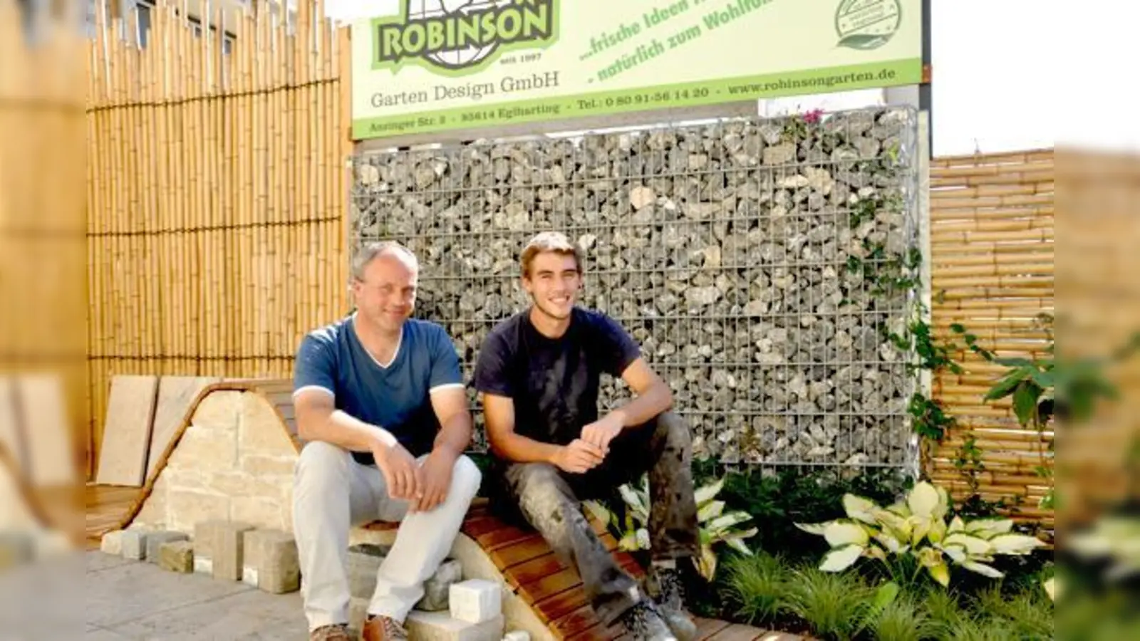 Herbert Koller (l.) ist stolz auf seinen ehemaligen Auszubildenden Christoph Ortmann, der seinen Abschluss als einer der drei Besten in ganz Oberbayern schaffte.	 (Foto: sf)