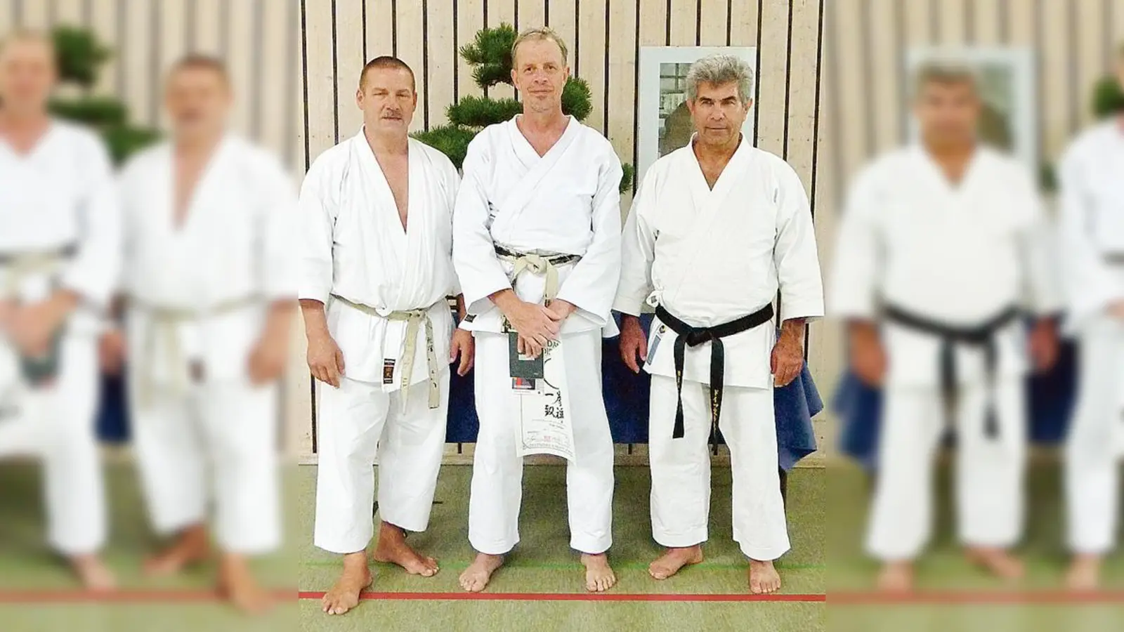 Prüfer Lothar Ratschke, Prüfling Peter Henkel und Prüfer Fritz Oblinger (v. l).  (Foto: Privat)