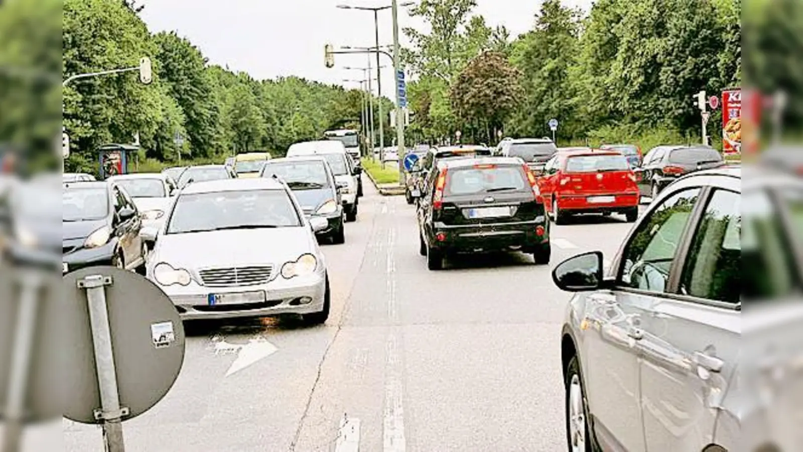 An der Kreuzung Wintrichring/Allacher/Nederlinger Straße besteht  nach Ansicht der Polizei  schon seit Jahren Handlungsbedarf. 	 (Foto: ws)