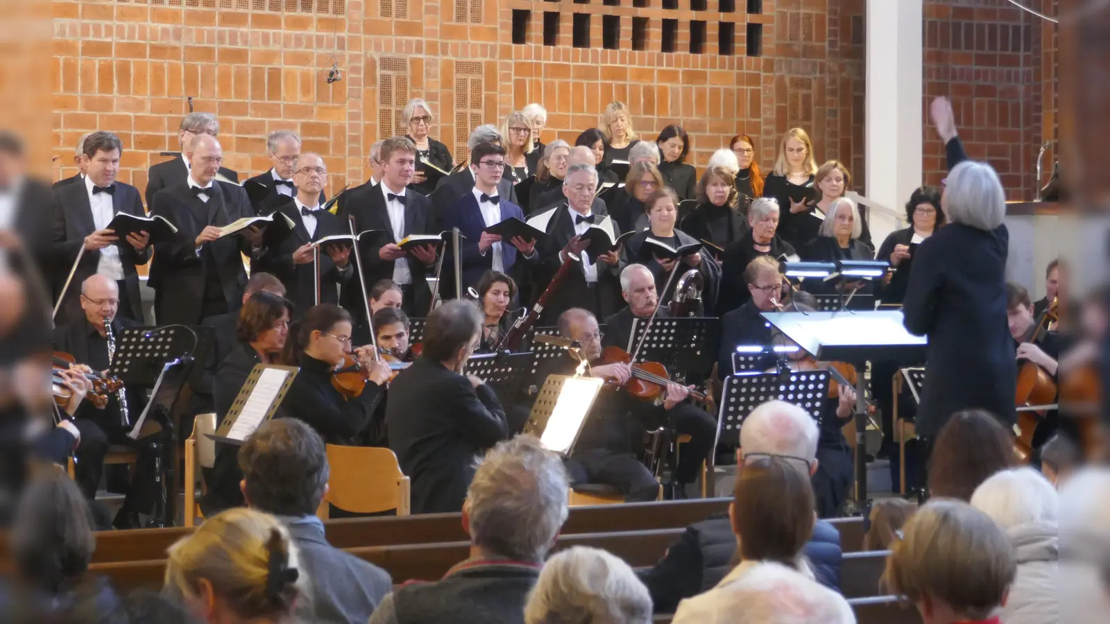 Paul-Gerhardt-Chor unter Leitung von Ilse Krüger-Kreile führt die Matthäuspassion am 6. April auf. (Foto: Paul-Gerhardt-Chor)