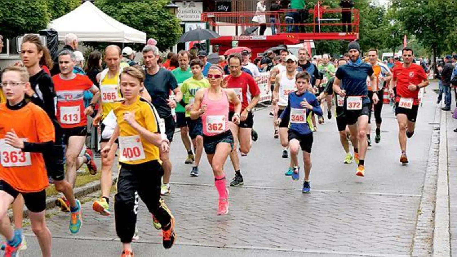 Der TSV Feldkirchen veranstaltete wieder mit  Riesenerfolg den 14. Straßenlauf.	 (Foto: VA)