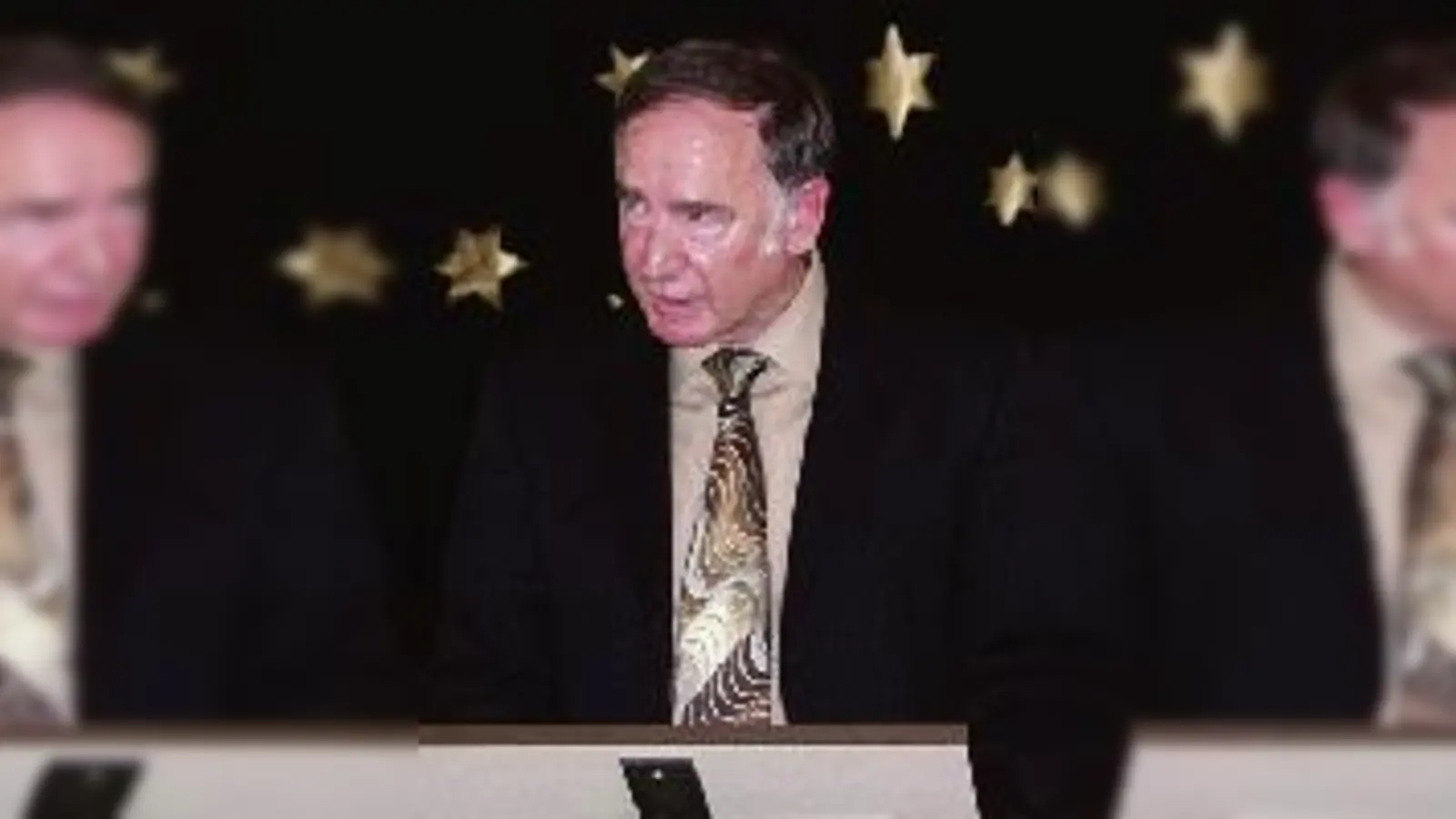 Glücklich über das Ende der  (Foto: Rektor Karl Manhart.)