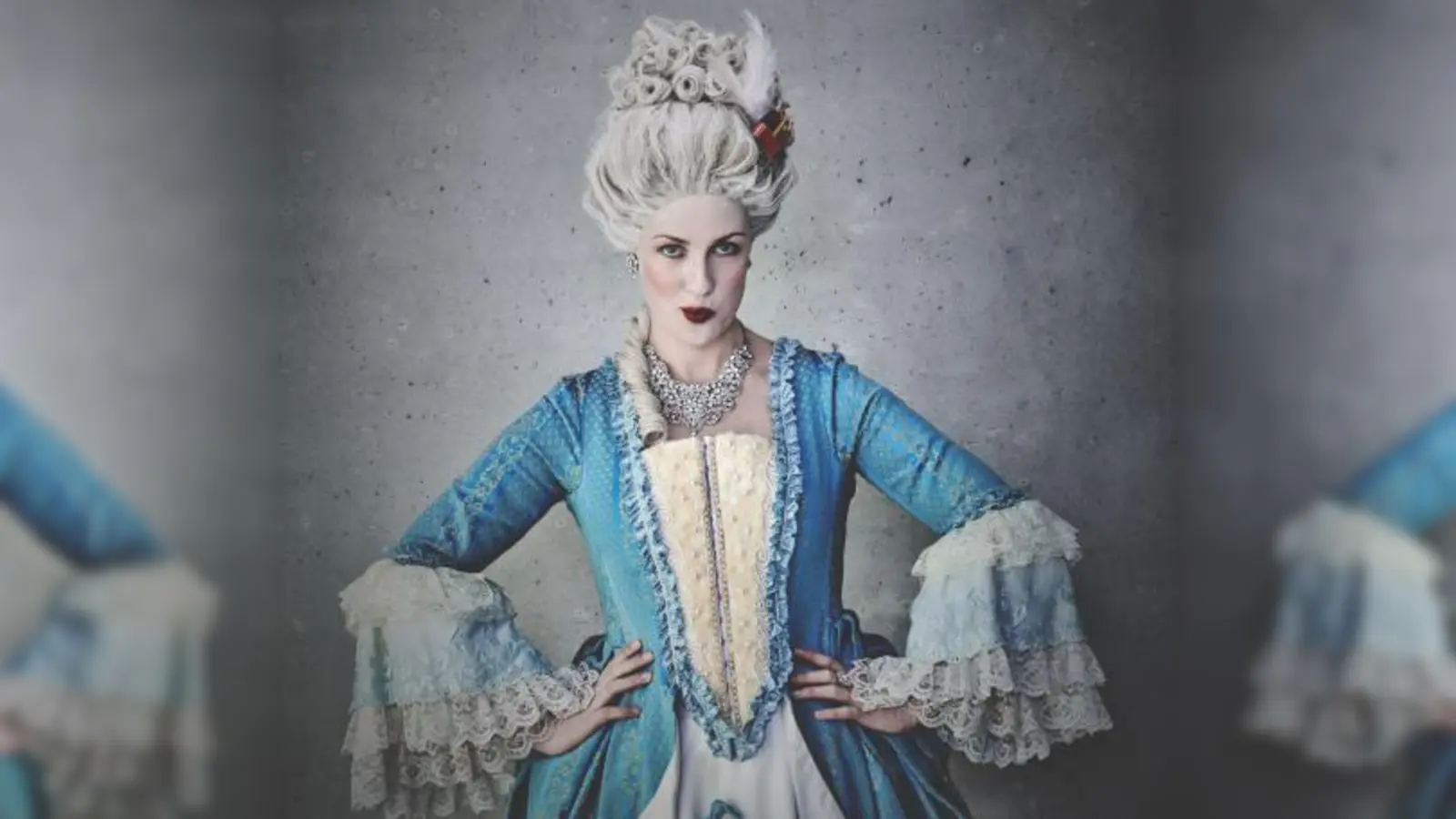 In feudale Zeiten zurückversetzt fühlt sich Christine Eixenberger auf Wohnungssuche in ihrem Programm „Einbildungsfreiheit”. Doch sie setzt sich furchtlos und gewohnt wortgewaltig zur Wehr. (Foto: Matthias_Robl)