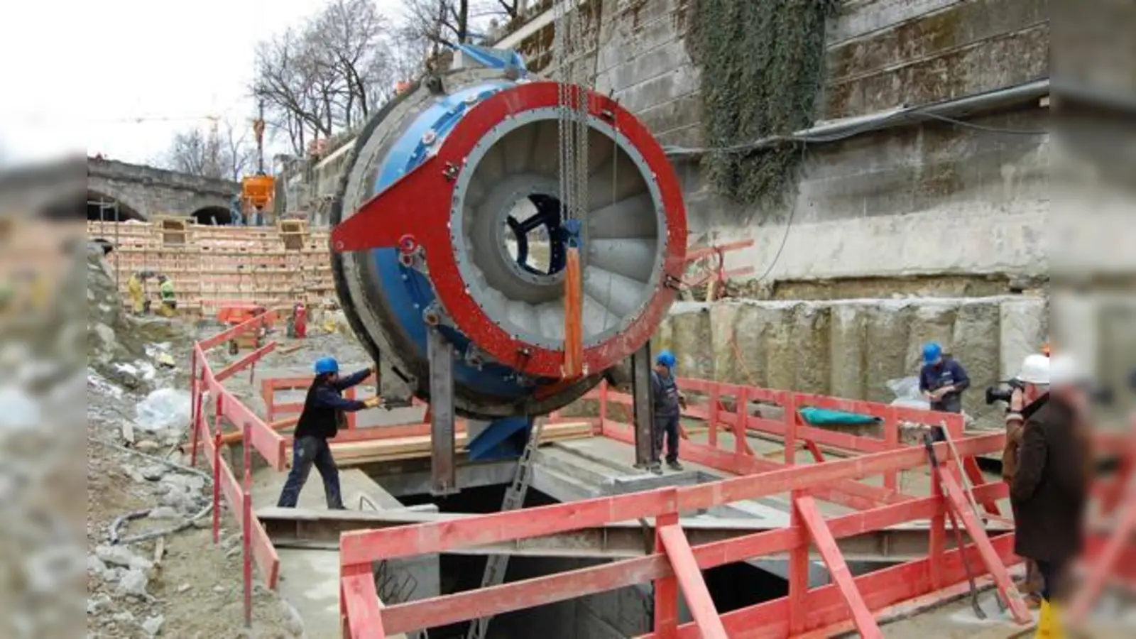 Das Herzstück des Praterkraftwerks: Mit dieser Turbine und der Kraft des Isarwassers wird demnächst Strom für 4.000 Münchner Haushalte produziert. 	 (Foto: Green City Energy)