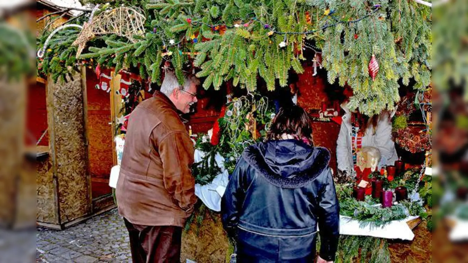 Auf dem Weihnachtsmarkt herrschte nicht nur bei den Kindern gute Laune	 (Foto: Ammering)