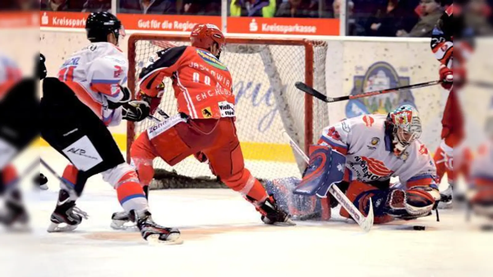 Szene vor dem Fire-Gehäuse mit Nick Jaskowiak aus dem letzten Aufeinandertreffen in Grafing vor zweieinhalb Wochen.	 (Foto: smg)