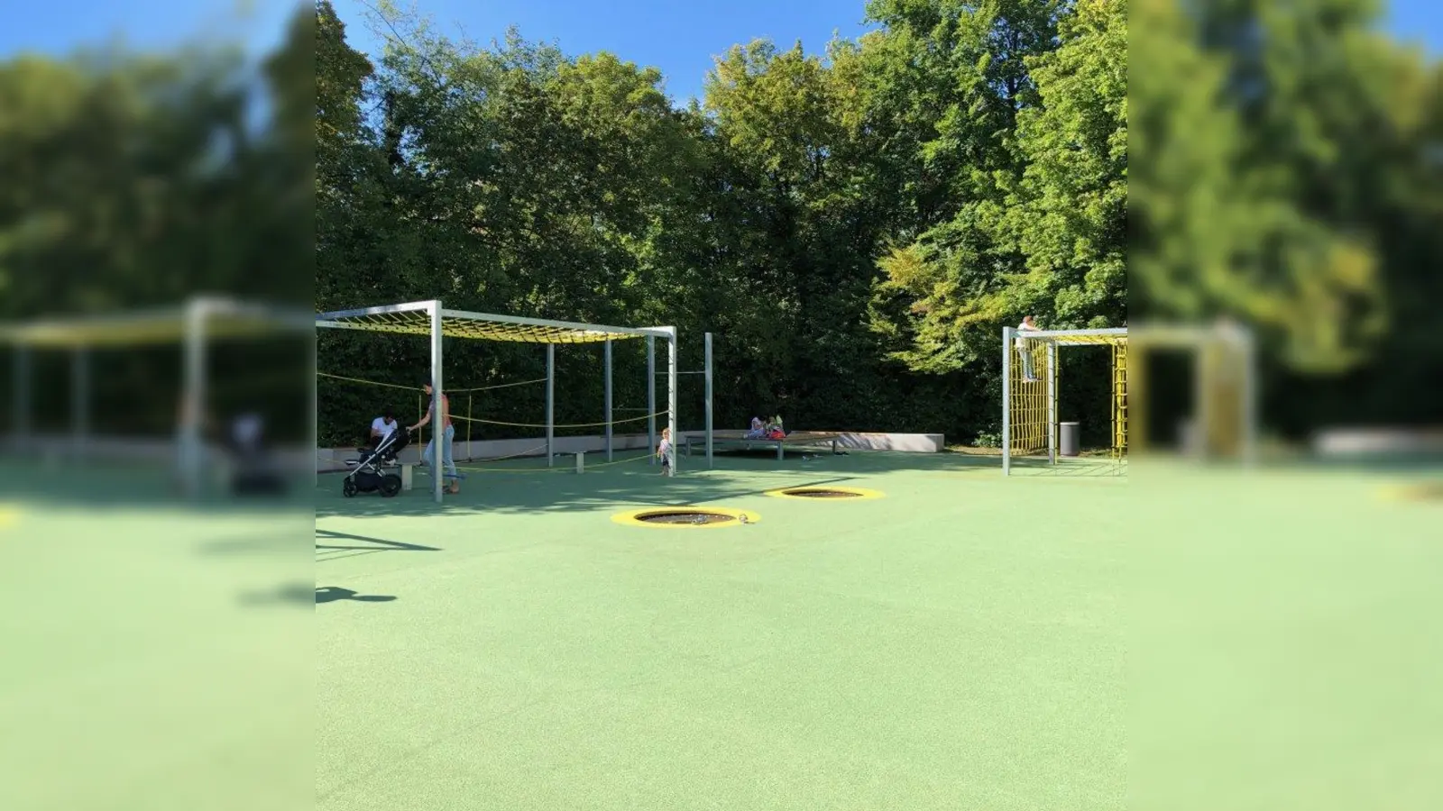 Die Neugestaltung des etwa 2.000 Quadratmeter großen Platzes inklusive der aufwändigen Vorarbeiten kostete die Stadt ca. 750.000 Euro. (Foto: Irmgard Hofmann)