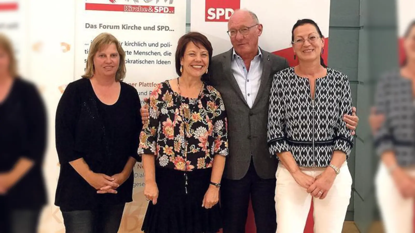 Die Landtagsabgeordneten Ruth Waldmann und Diana Stachowitz mit BayernSPD-Urgestein Franz Maget und der Bundestagsabgeordneten Claudia Tausend	 (Foto: Diana Stachowitz)