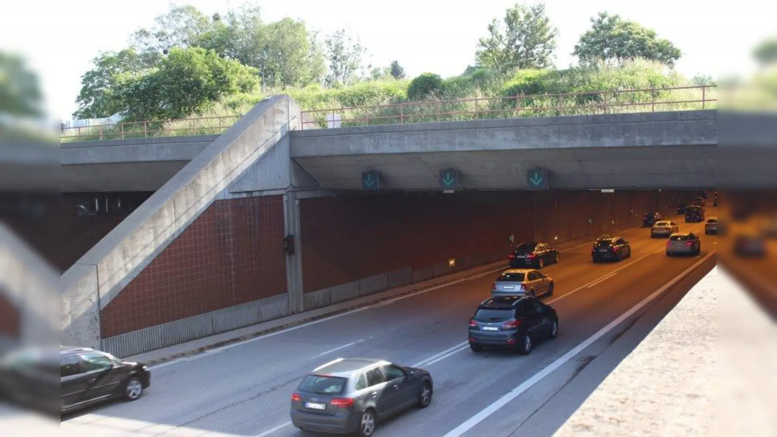 Der Allacher Tunnel - oft genug ein Nadelöhr. (Foto: sb)