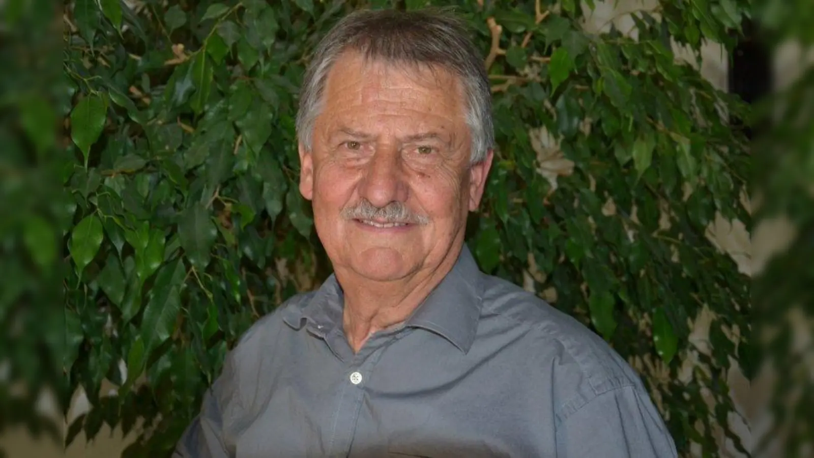 „Pflanzendoktor“ Rainer Berling. (Foto: Riffert / GBV Gauting  (www.gbv-gauting.de))