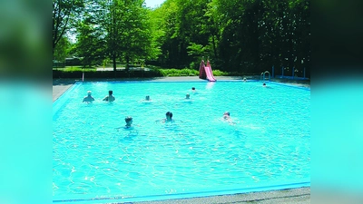 Lange ist es her: das Allacher Sommerbad im Jahr 2008 - in der letzten Saison vor der Schließung. Die Allacher Bürgerinnen und Bürger und ihre Interessensvertreter in BA hatten lange gekämpft, um das Bad zu erhalten. (Foto: WSP Archiv/ Sabrina Eisele)