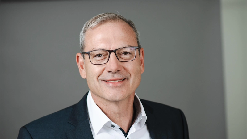 „Als Patienten- und Pflegebeauftragter der Bayerischen Staatsregierung bin ich Ihr Ansprechpartner, wenn Sie in unserem Gesundheits- und Pflegesystem Unterstützung suchen”, wendet sich MdL Thomas Zöller an die Bürgerinnen und Bürger.  (Foto: Andreas Gebert)