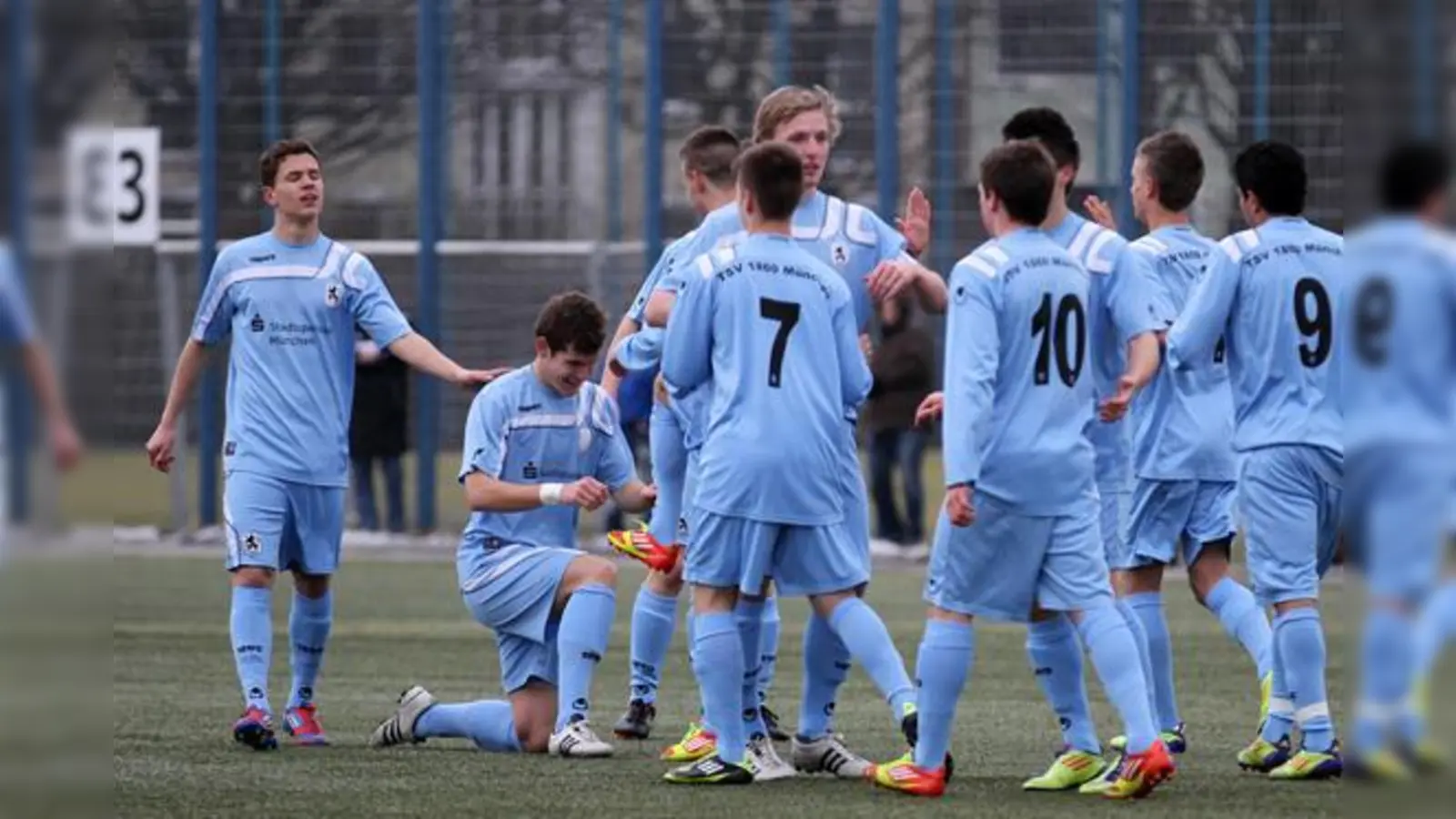 Freude über starke Leistung: Die U19-Junioren des TSV 1860 München.  (Foto: A. Wild)