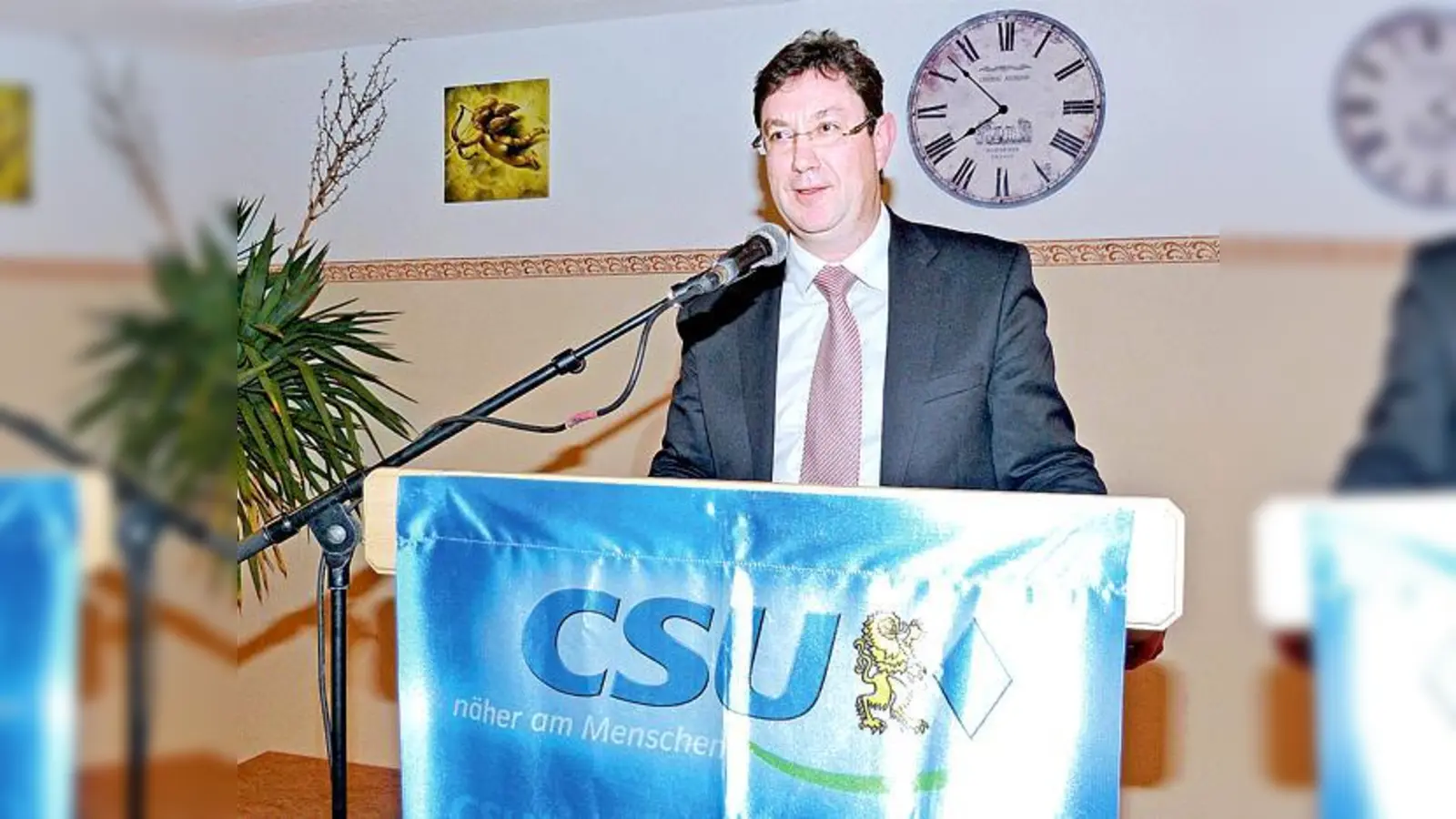 Landrat Martin Bayerstorfer hat zwei große Themen: raus aus der Region 14 und künftig mit Landshut und Mühldorf agieren sowie die Entlastung der Region vom Flughafen.	 (Foto: bb)