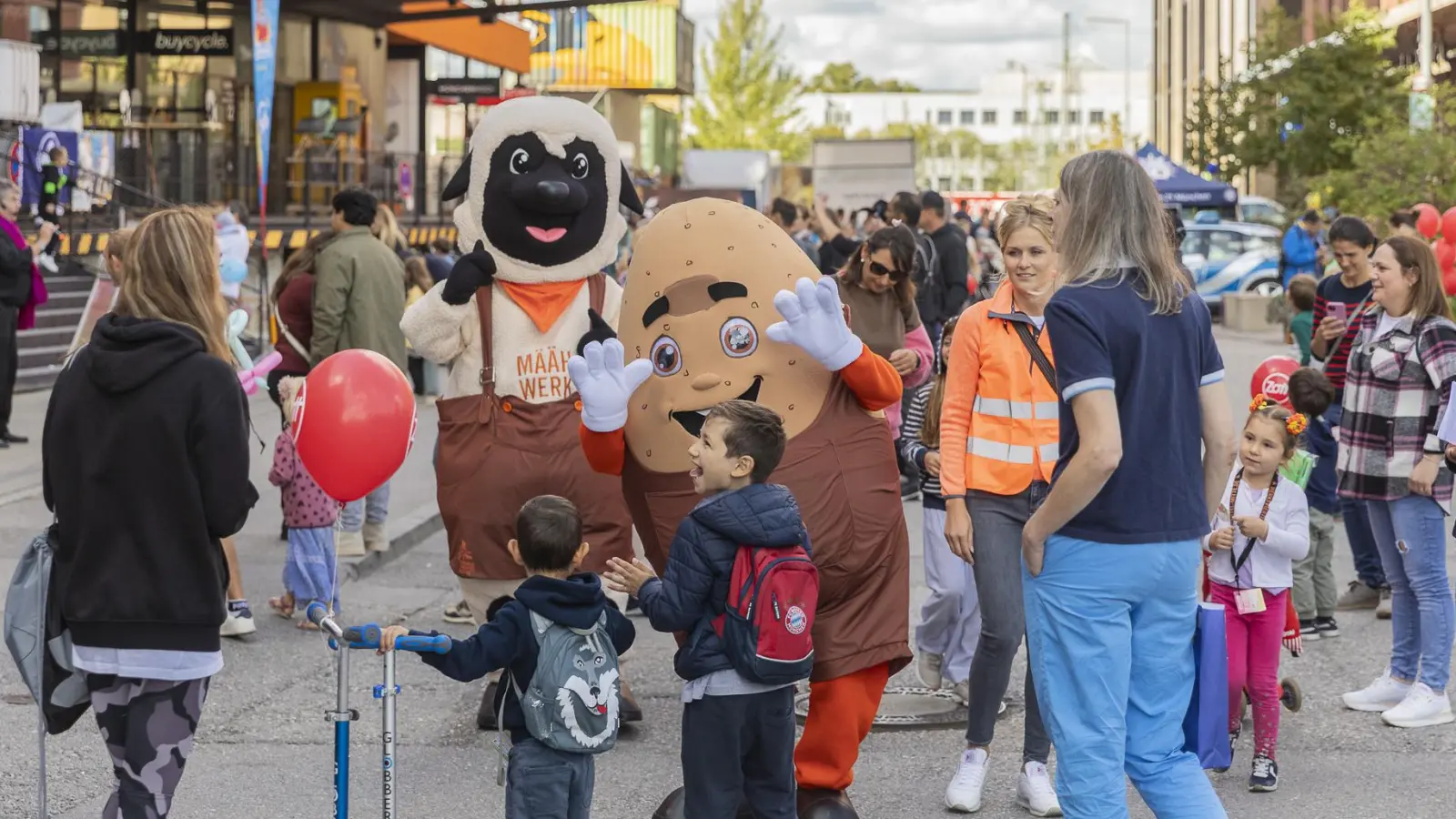 Das Festival JuKi ist längst ein fester Bestandteil im Jahres-Eventkalender des Werksviertels. Seit 2012 begeistert es tausende kleine und große Besucher. (Foto: URKERN / Ivana Bilz)