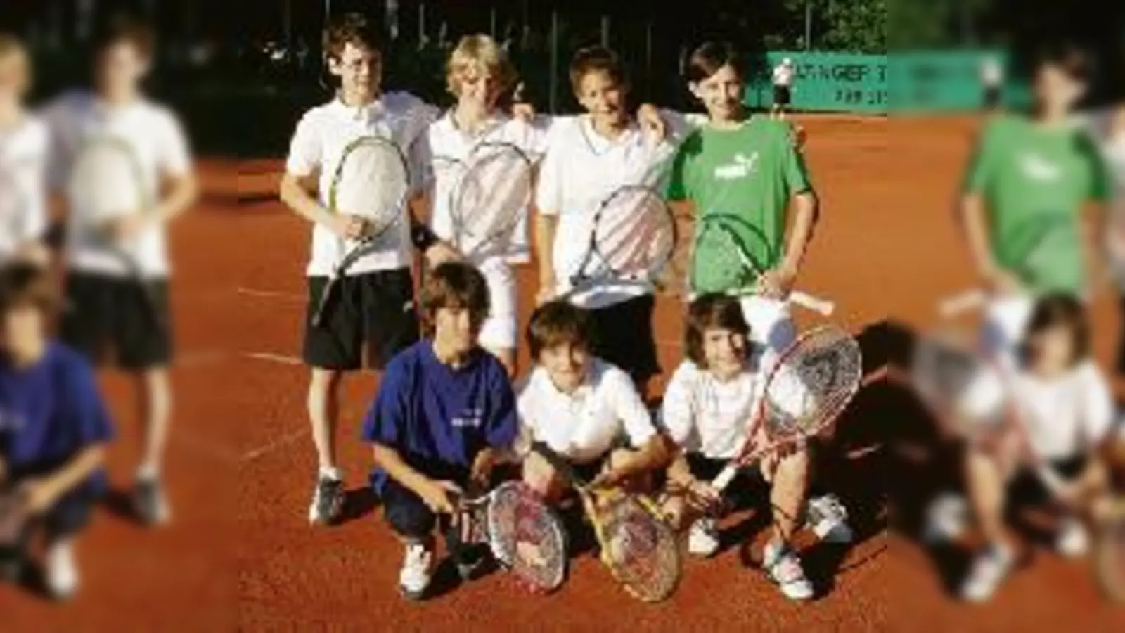Souveräne Meister: Die »Knaben 14« des TC Weiß-Blau steigen in Bezirksklasse 2 auf. 	 (Foto: Verein)