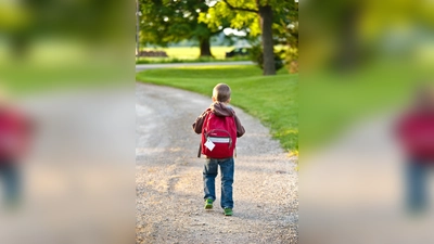 Einen sicheren Weg zur Schule gewährleisten die Schulweghelfer Tag für Tag.  (Foto: CC0)