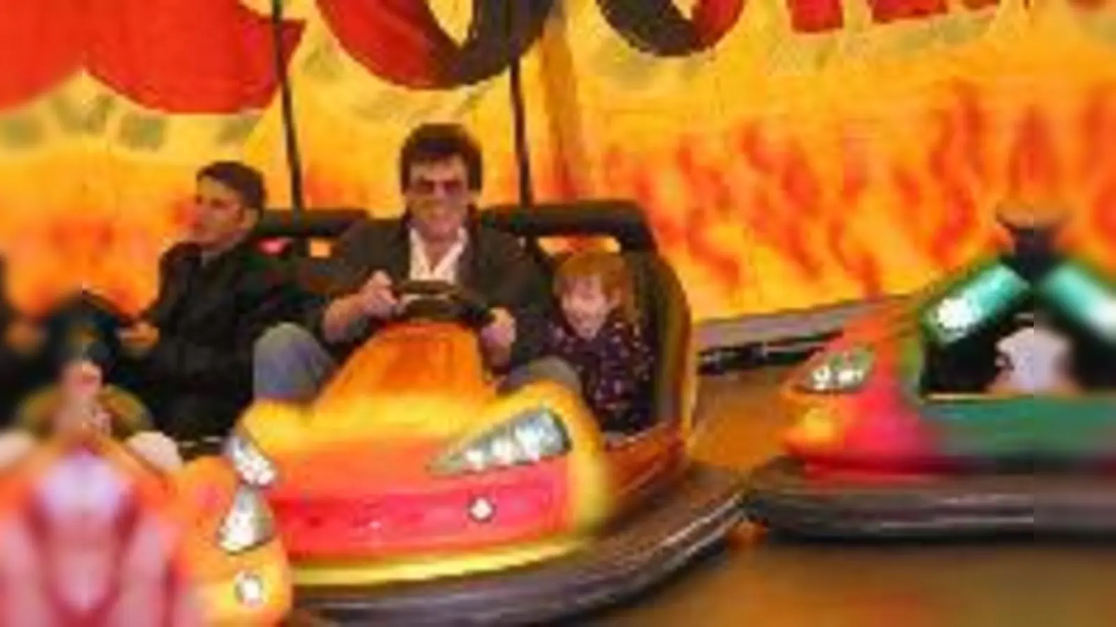 Wenn die Busettis das Autoscooter unsicher machen, dann ist Stimmung angesagt.        (Foto: ap)