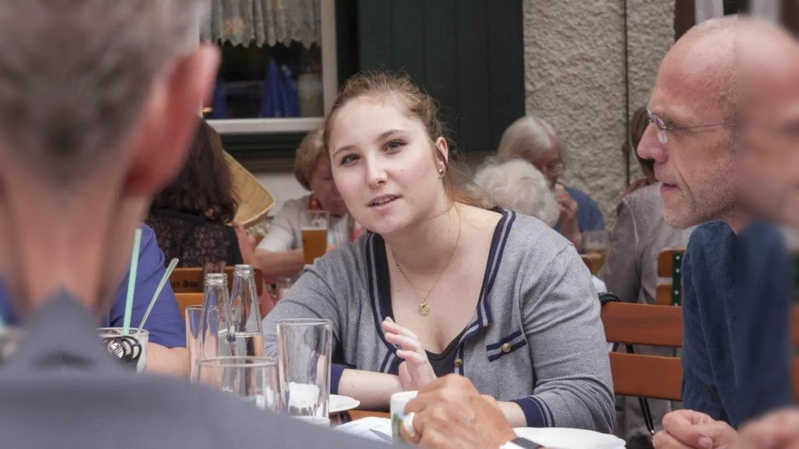 Anna-Maria Niagu diskutierte beim Sommergespäch „Man muss die Kinder auch mal lassen” mit Experten. (Foto: Patricia Prankl)