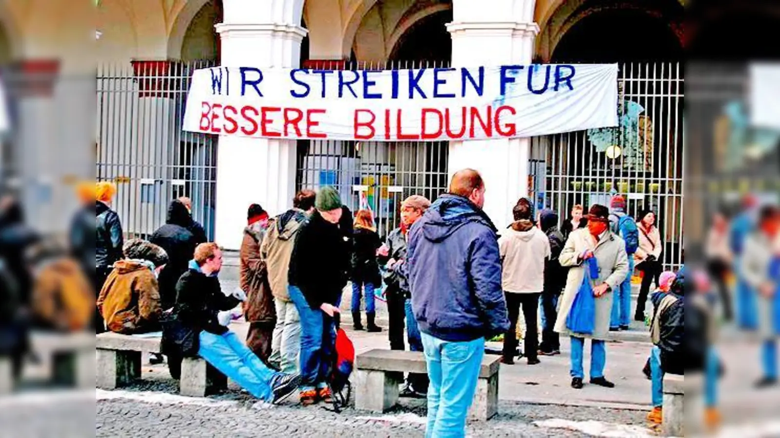 Genau ein Jahr ist es her, dass die Münchner Studenten für bessere Bildung kämpften: Wissenschaftsminister Wolfgang Heubisch gab damals positive Signale.  (Foto: Archiv)