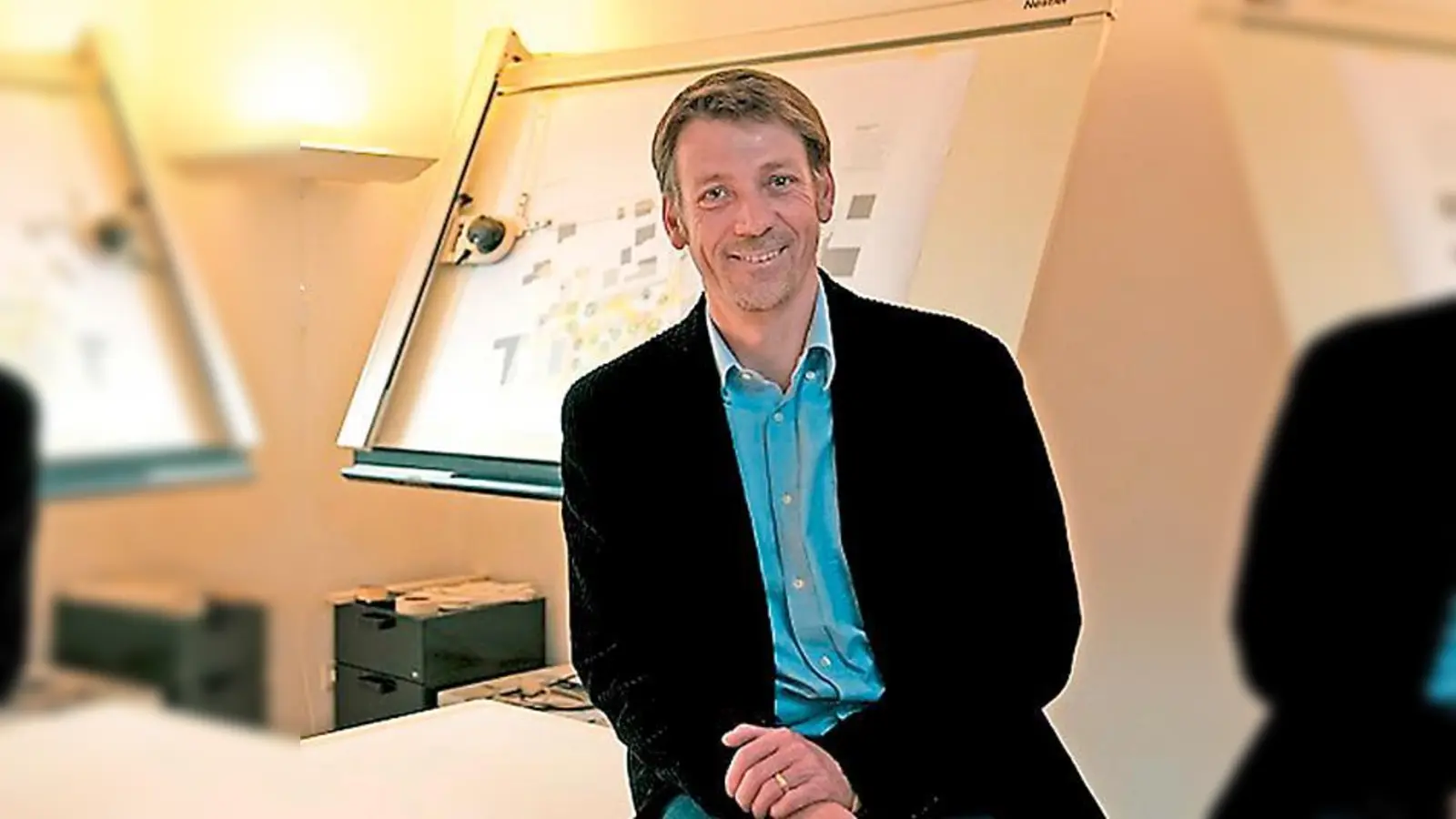 Lichtplaner Peter Billes schaltet sich beim Gewerbeverband ein.  (Foto: Pierre Kälin)