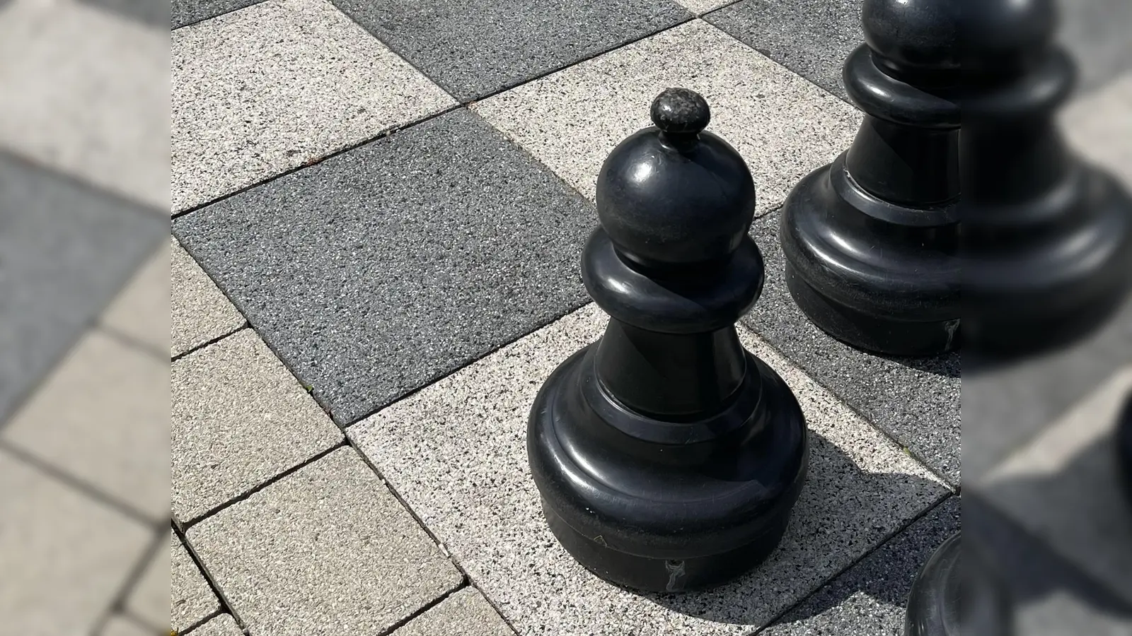 Schach kann man drinnen und draußen spielen, je nach Lust und Wetter.  (Foto: hw)