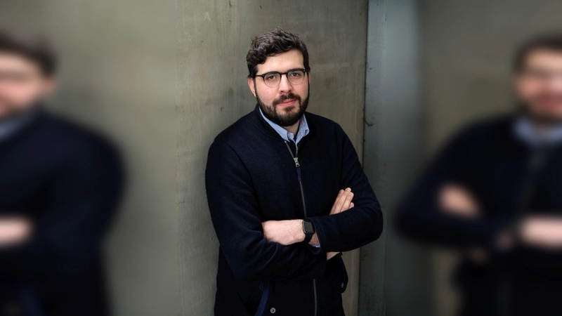 Christian Alt (Foto) und sein Kollege Christian Schiffer haben ausgiebig über Verschwörungstheorien in der Bundesrepublik recherchiert. (Foto: Peter-Andreas Hassiepen)