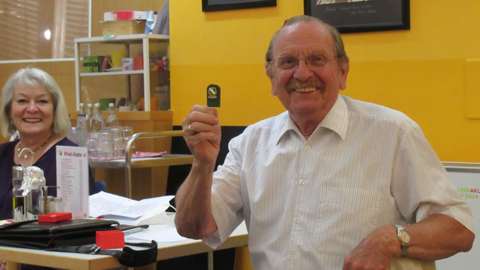 Ein Moosacher wie aus dem Bilderbuch: Im Viertel geboren und aufgewachsen, engagiert sich Heinz Roth mit vollem Elan für den Stadtteil. (Foto: Geschichtsverein/Feldmann)